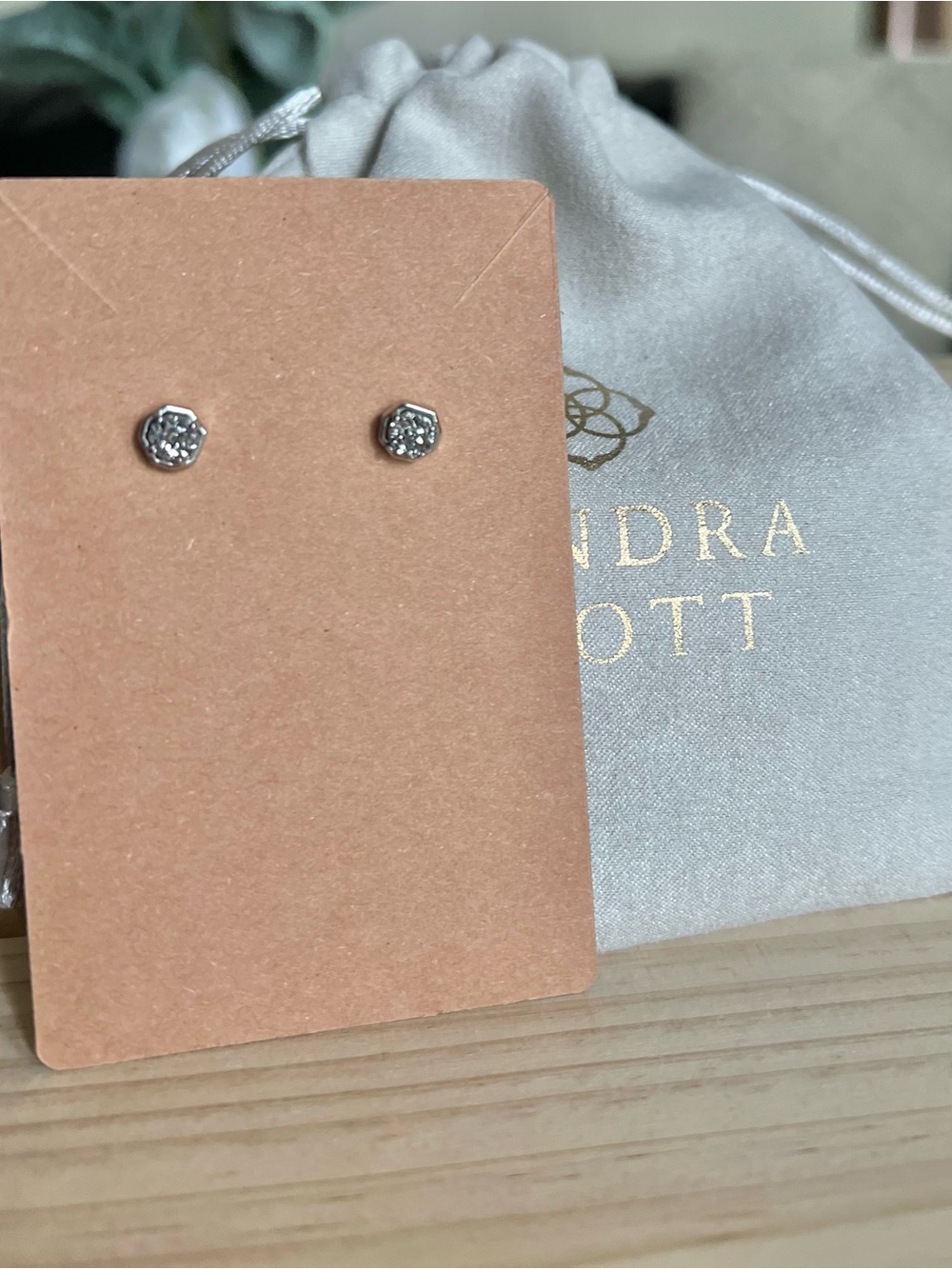 Kendra Scott Nola Stud Earrings Platinum Druzy - Picture 2 of 12
